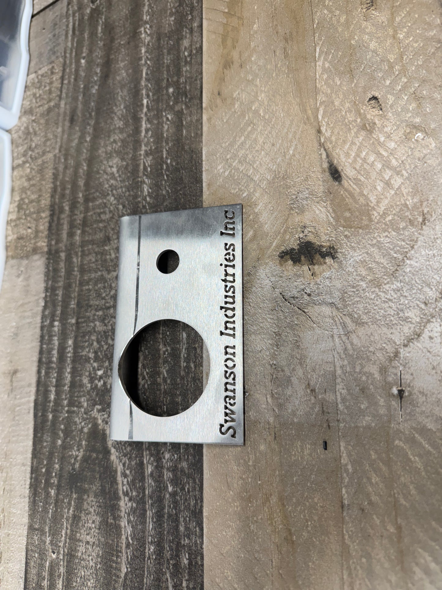 Air gauge and quick connect bracket