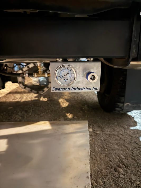 Air gauge and quick connect bracket