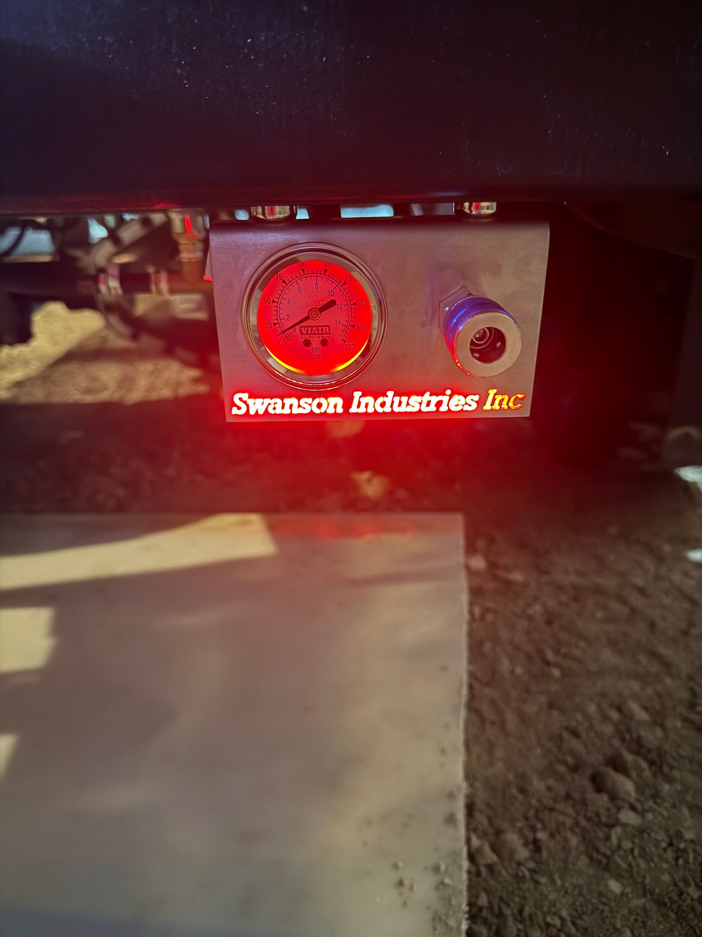 Air gauge and quick connect bracket